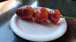 Beijing-Style Candied Strawberries Yum!